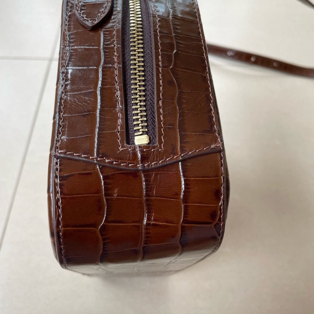 Cuyana Brown Croc-Embossed Leather Crossbody Bag - Picture 6 of 15